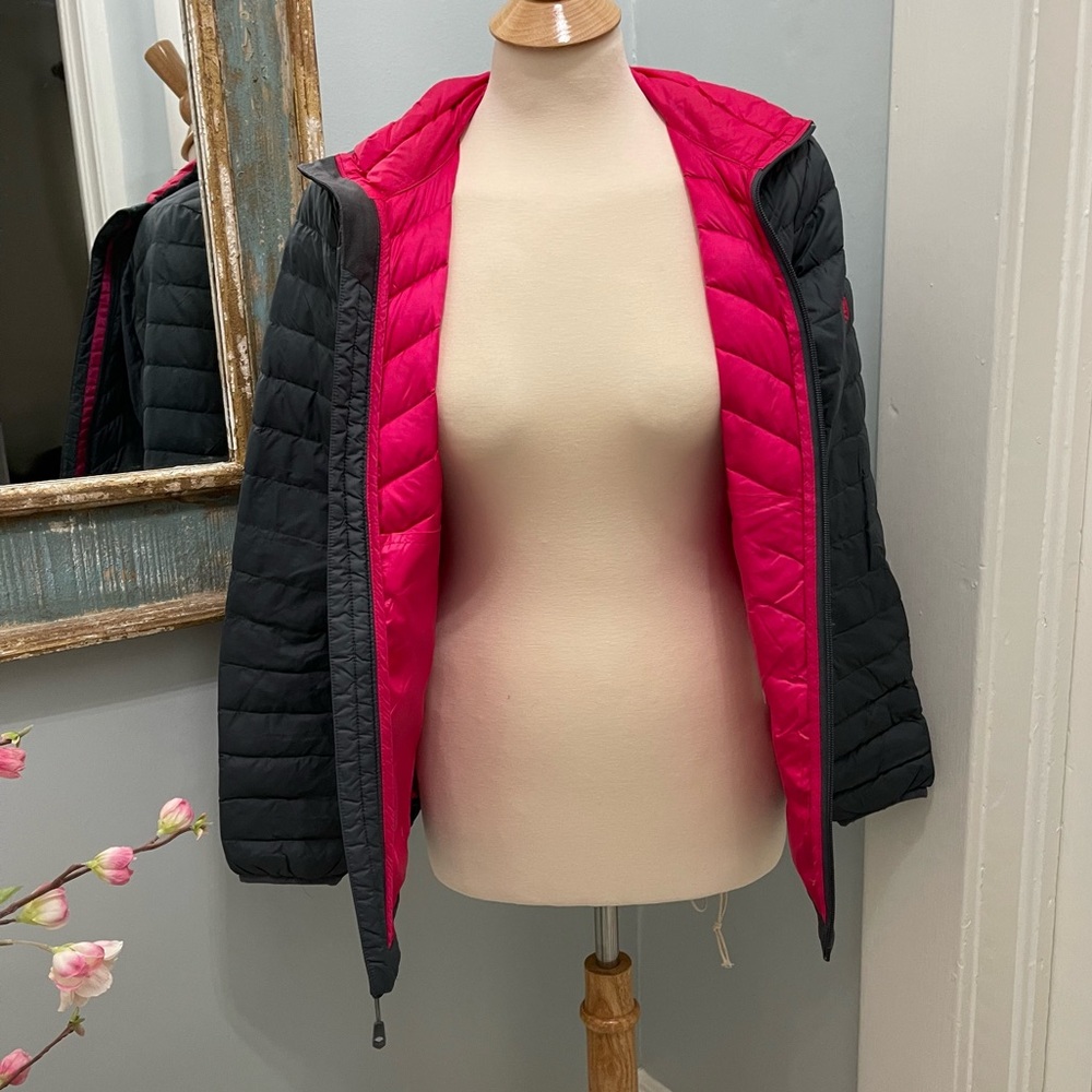 Mountain Hardware Down Jacket - image 4